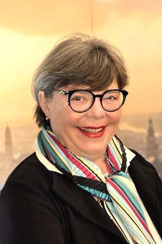 Geprüft und lizenziert durch die Heidelberg Marketing GmbH BVGD Zertifikat (Bundesverband der Gästeführer in Deutschland) DIN EN Zertifikat (Europäische Dienstleistungsnorm)